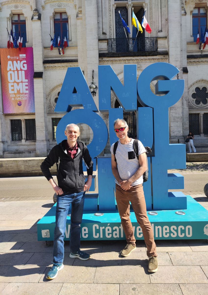 Les fondateurs de Dynartio et de Terriflux devant les lettres d'Angoulême